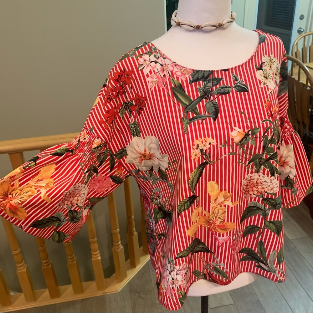 Zara Basic floral blouse